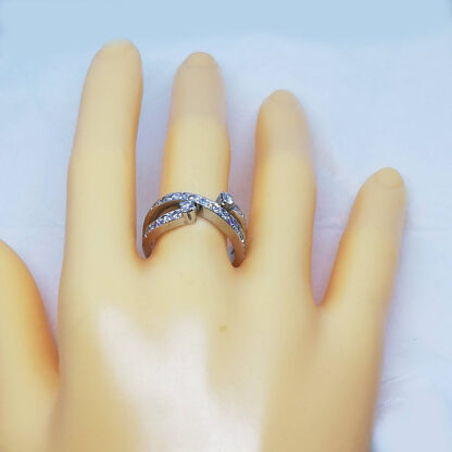 anello donna fantasia in oro bianco e diamanti