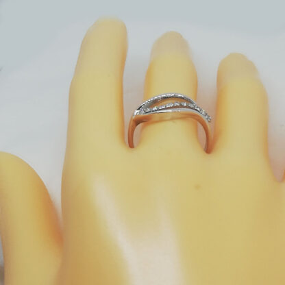 anello donna fantasia in oro bianco e diamanti
