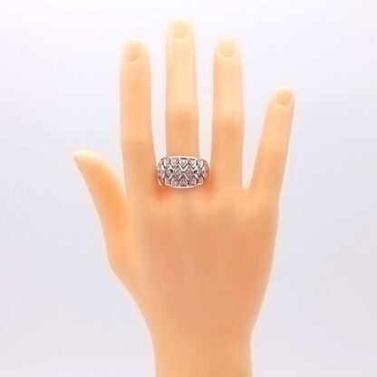 anello fascia fantasia in oro bianco e diamanti salvini