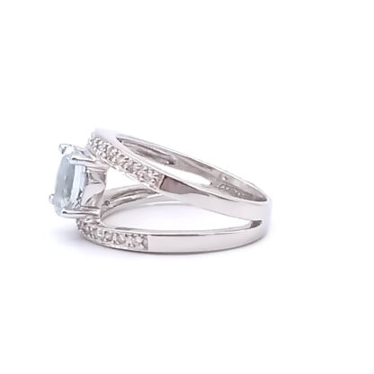 anello doppia fascia ovale in oro bianco con acquamarina e diamanti